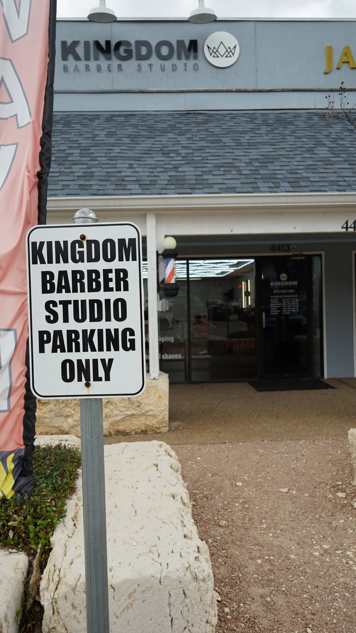 Highest rated straight razor shave near College Station TX