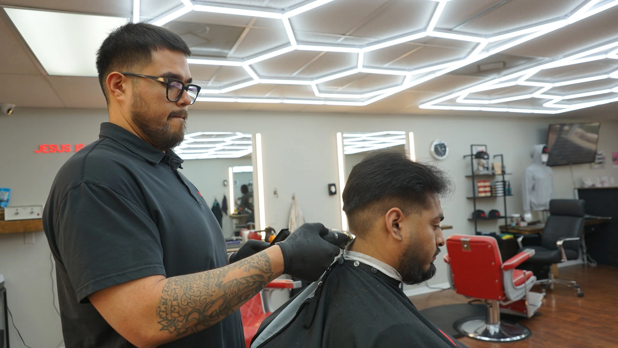 Local barber shave near Caldwell TX